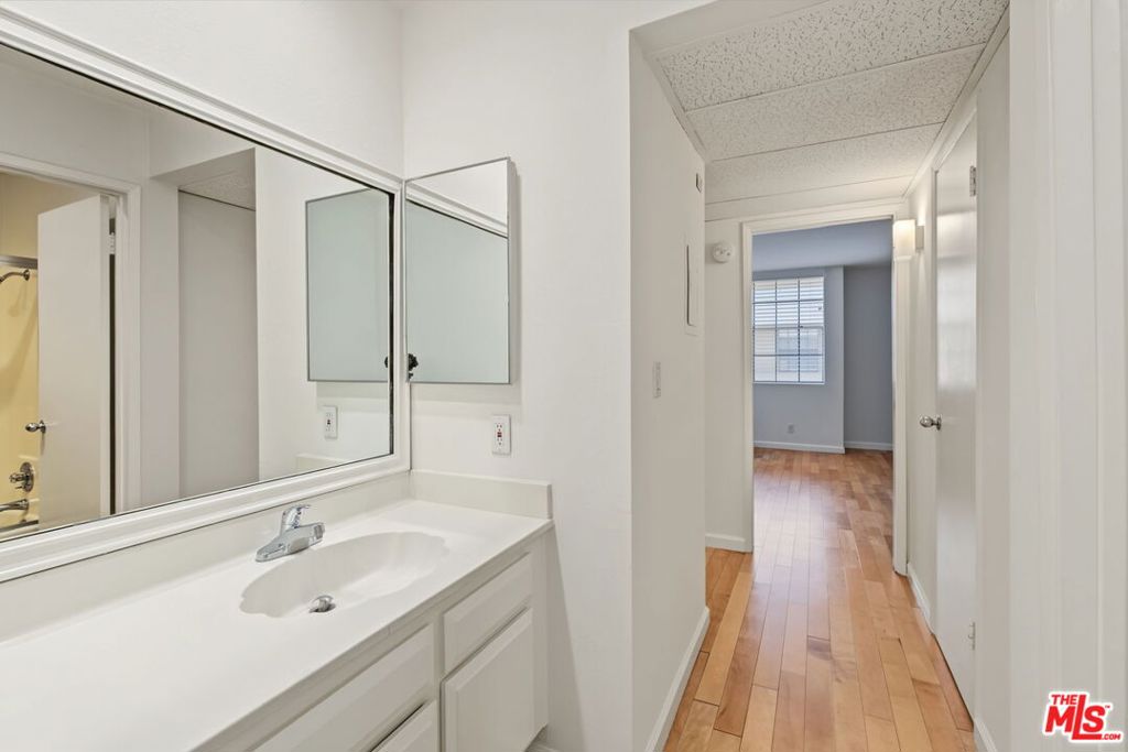 740 N Kings Road 314 Property Photo 20