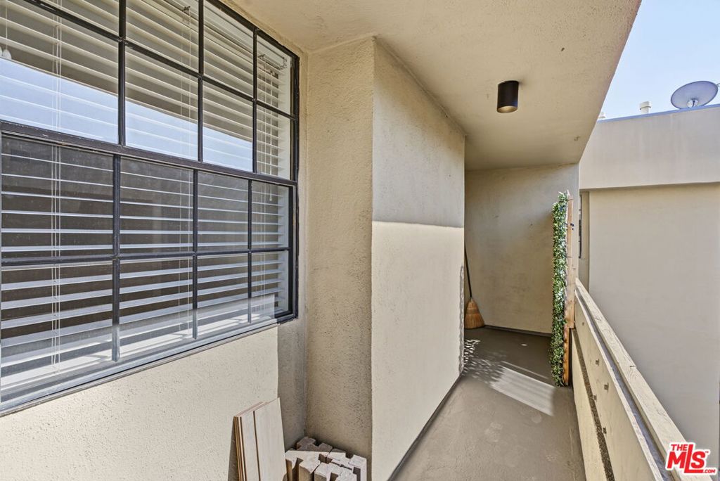 740 N Kings Road 314 Property Photo 24