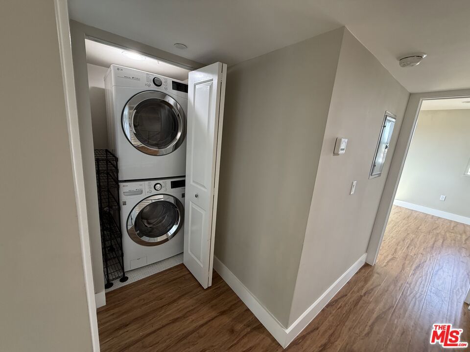 2303 1/2 Hauser Boulevard Property Photo 10