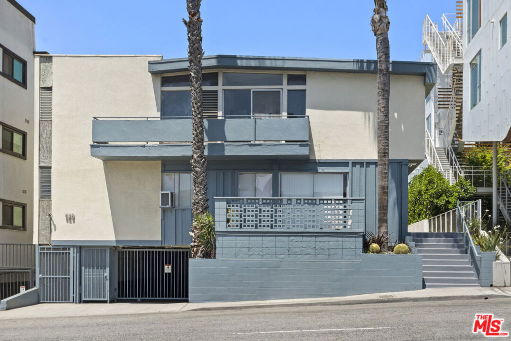 929 N San Vicente Boulevard 4 Property Photo 1