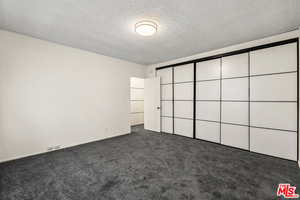 929 N San Vicente Boulevard 4 Property Photo 4