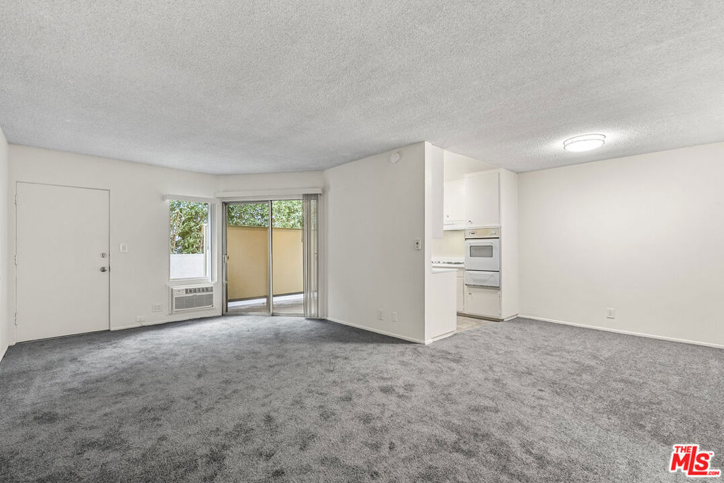 929 N San Vicente Boulevard 4 Property Photo 7