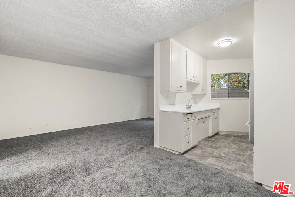 929 N San Vicente Boulevard 4 Property Photo 13