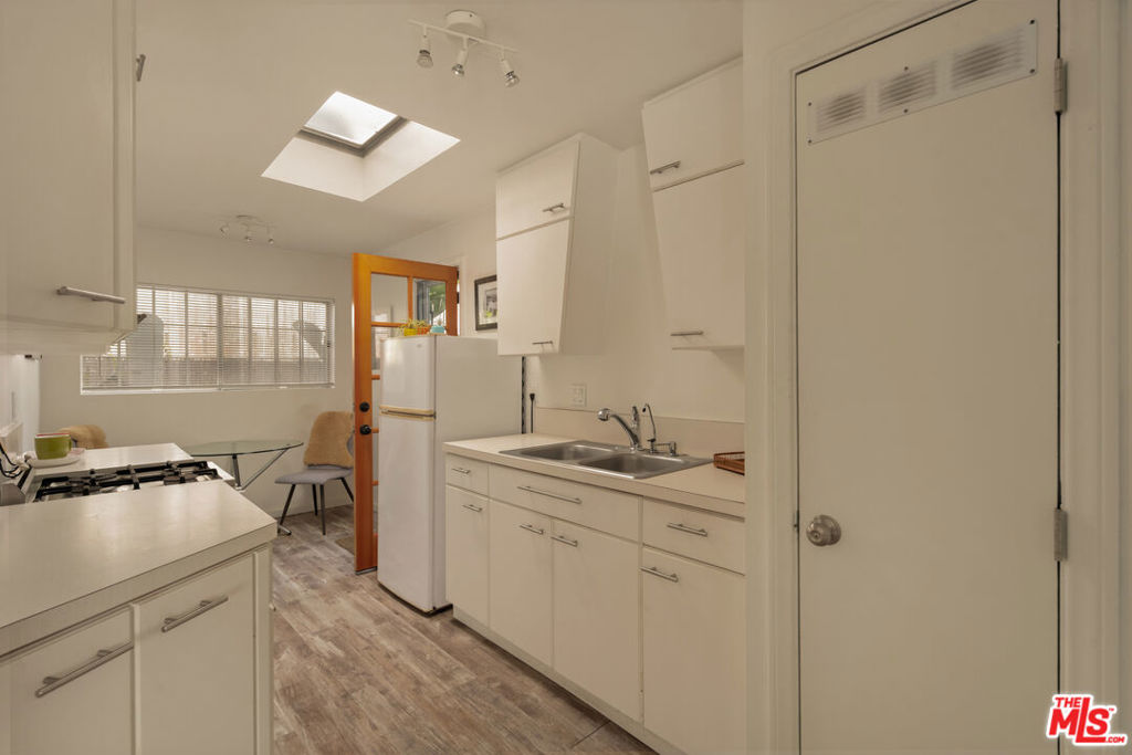 810 Indiana Avenue Property Photo 35