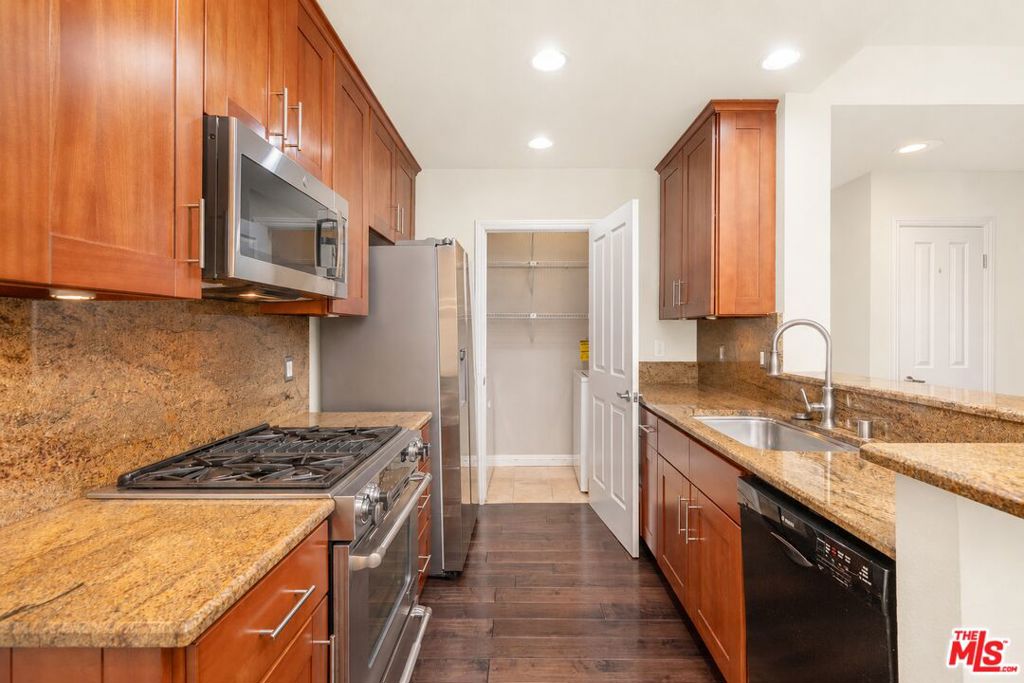 10021 Tabor Street 109 Property Photo 5