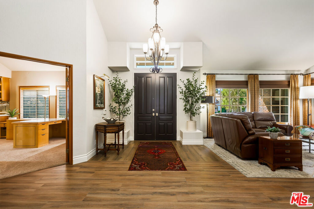 15555 Bronco Drive Property Photo 3