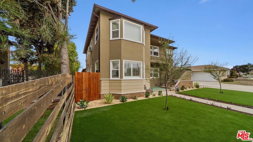 6311 La Tijera Boulevard Property Photo 5