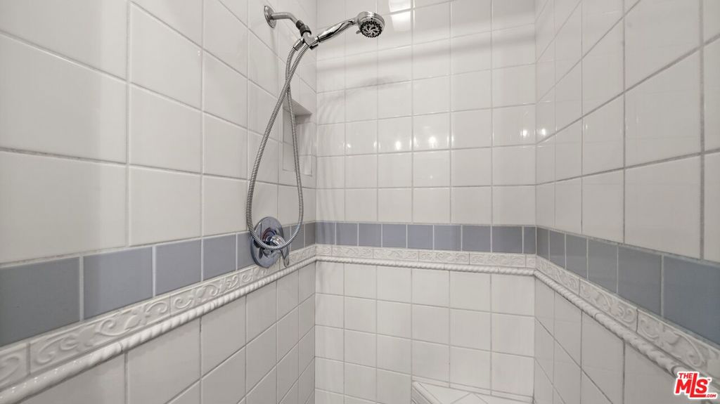 6311 La Tijera Boulevard Property Photo 28
