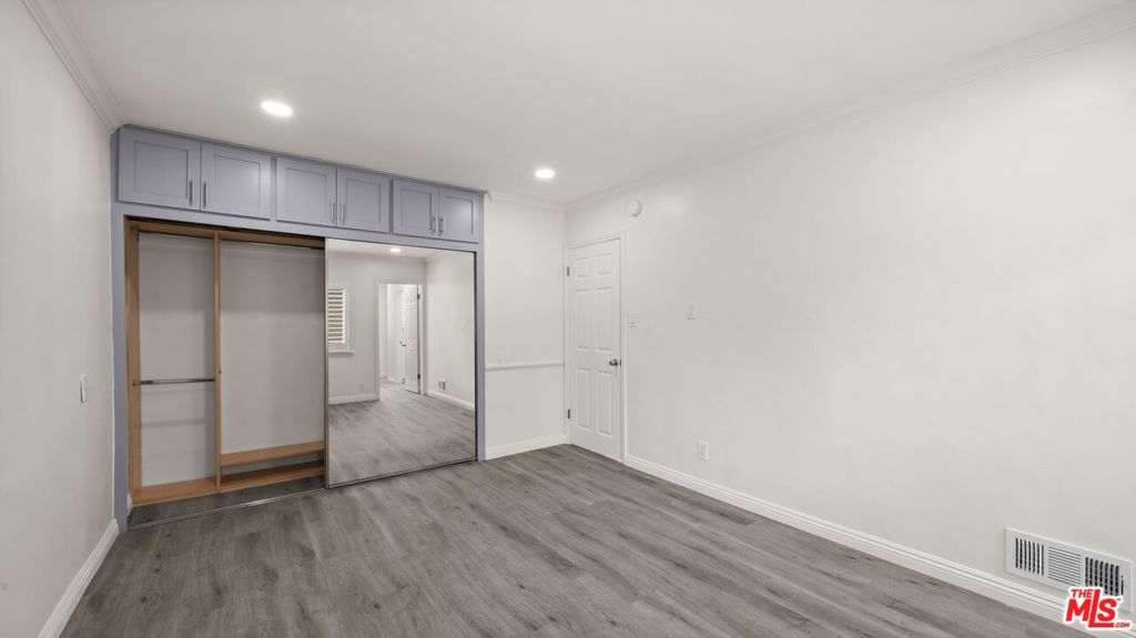 6311 La Tijera Boulevard Property Photo 37