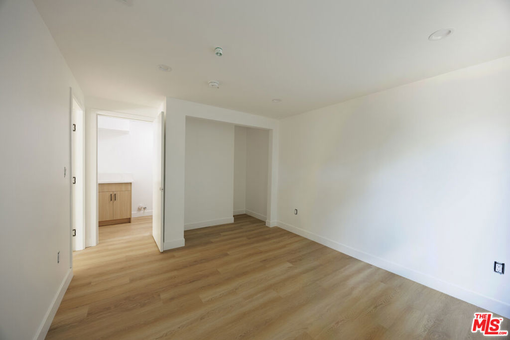 11223 Tiara Street 1/2 Property Photo 16