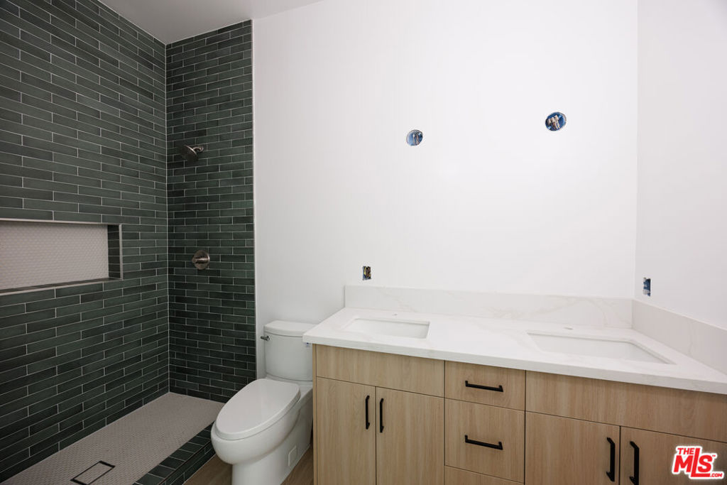11223 Tiara Street 1/2 Property Photo 21