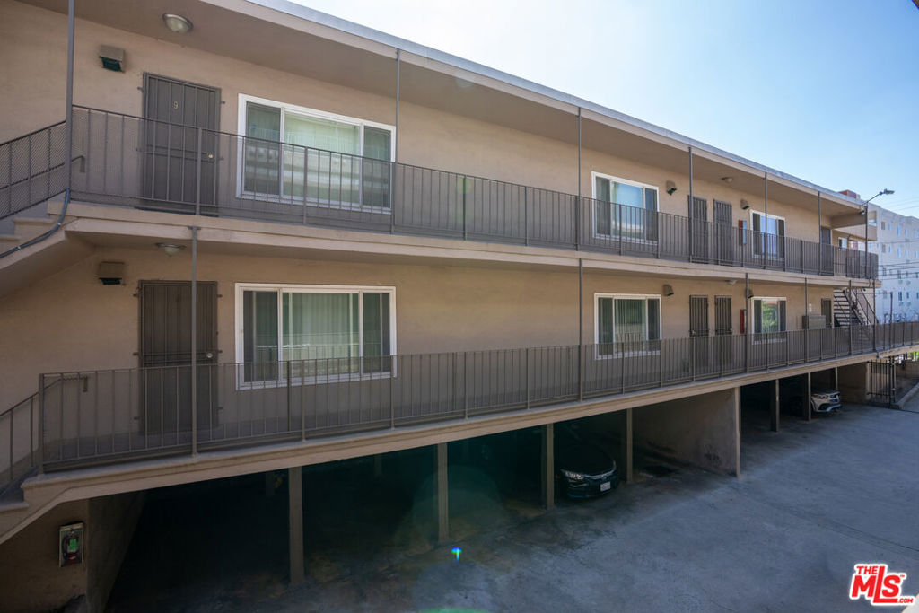 10206 S Inglewood Avenue Property Photo 16