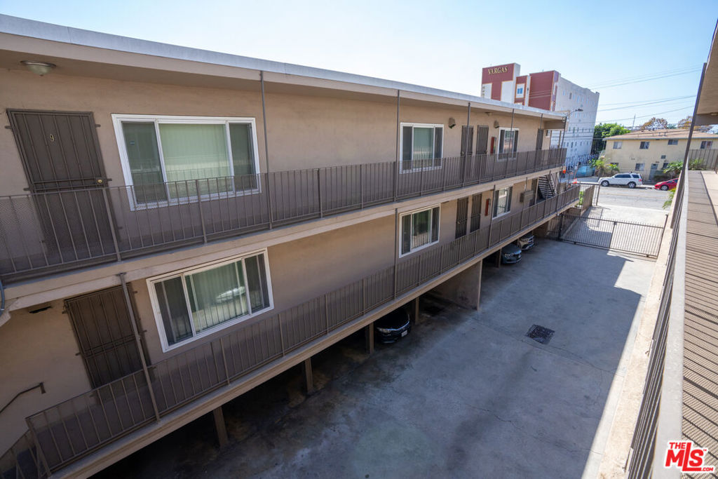 10206 S Inglewood Avenue Property Photo 22