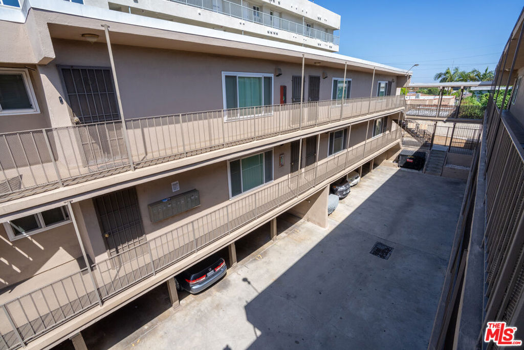 10206 S Inglewood Avenue Property Photo 27