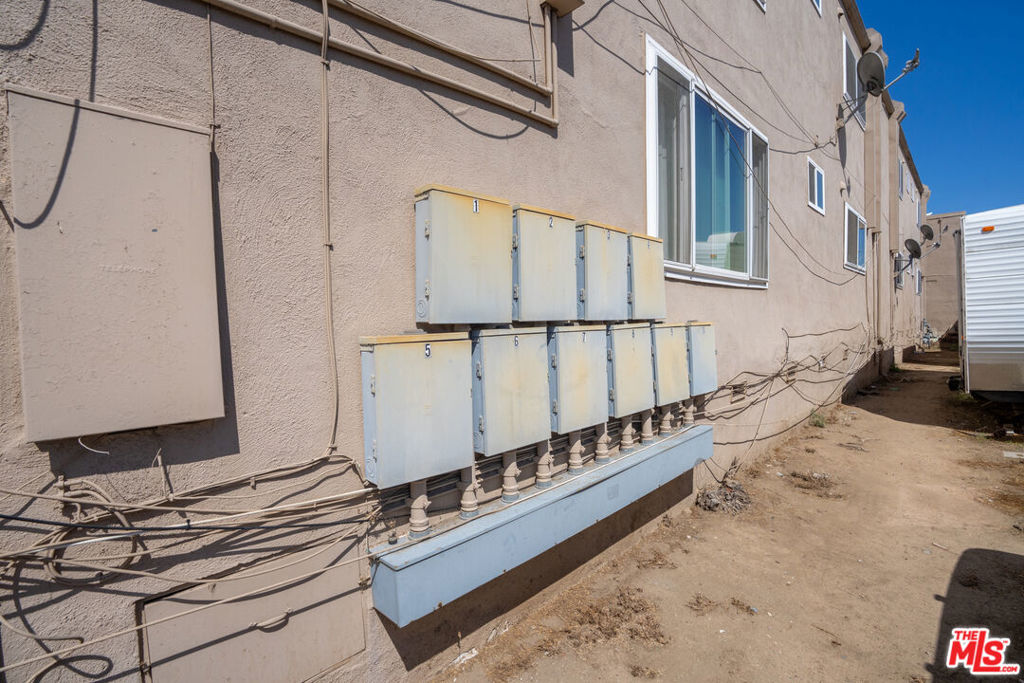 10206 S Inglewood Avenue Property Photo 32