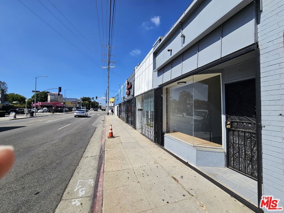 5867 Melrose Avenue 5867 Property Photo 1