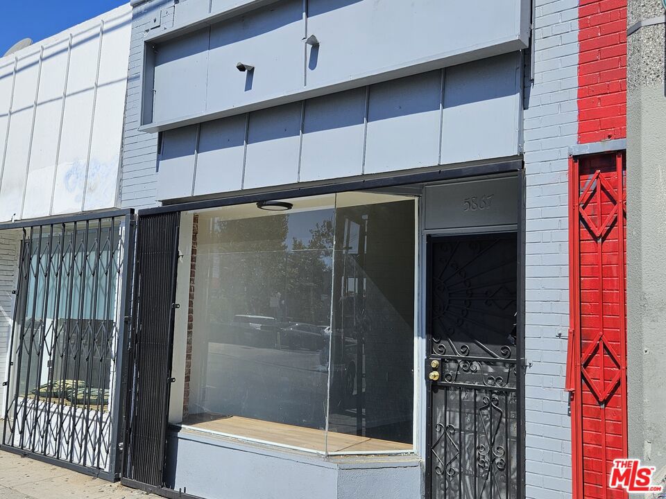 5867 Melrose Avenue 5867 Property Photo 2