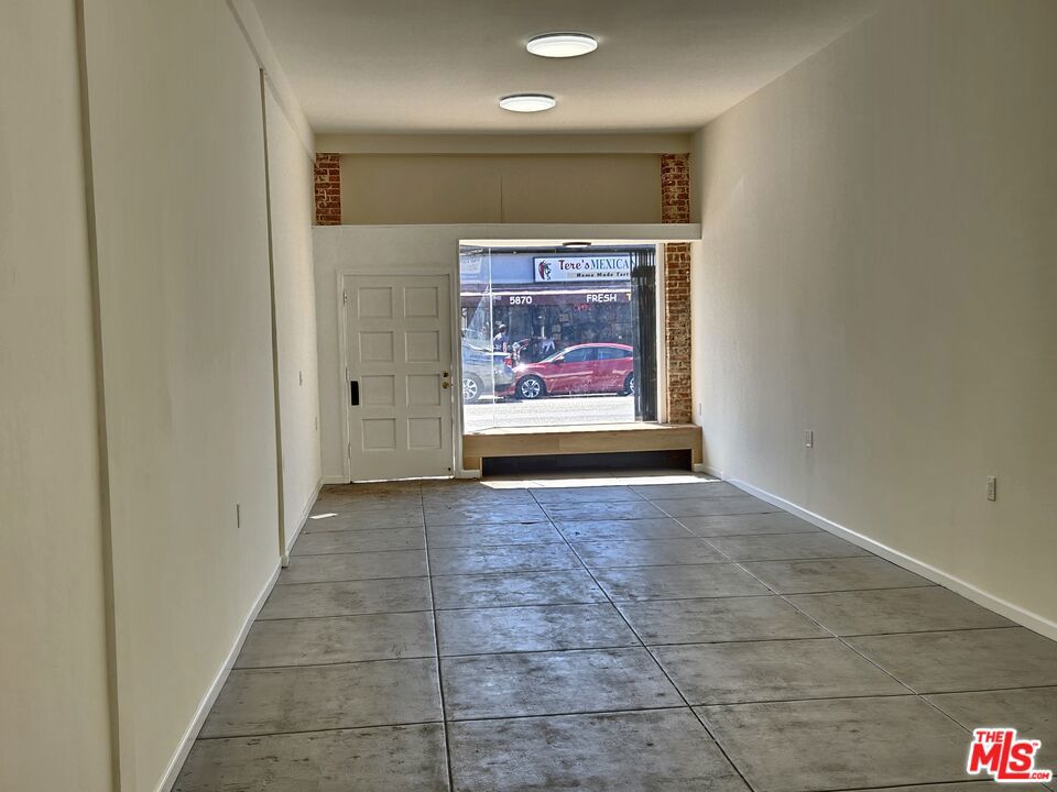 5867 Melrose Avenue 5867 Property Photo 8