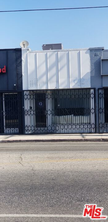 5869 Melrose Avenue 5869 Property Photo 1