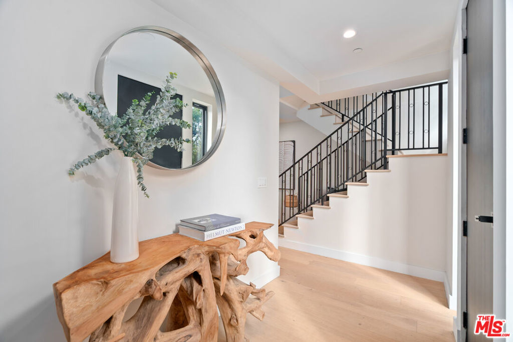 1859 Barry Avenue Property Photo 2