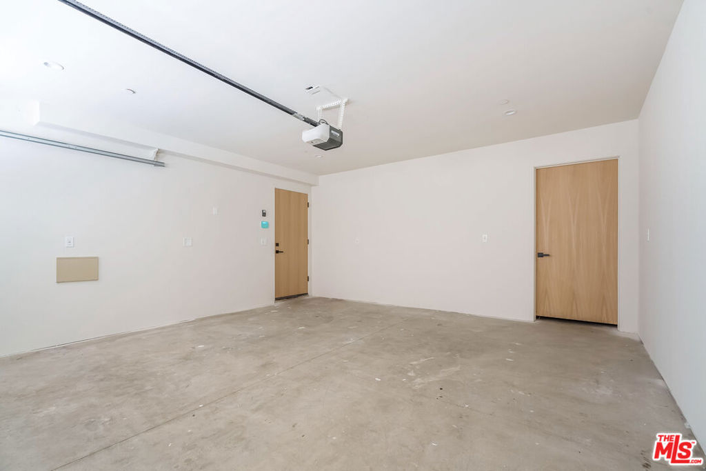 1859 Barry Avenue Property Photo 30