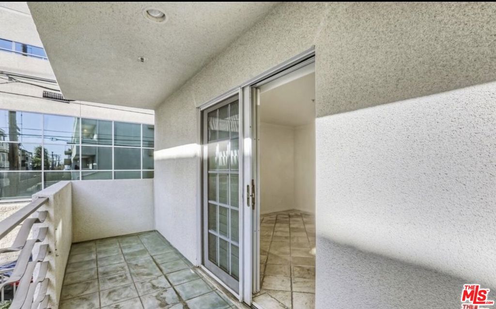 1817 Selby Avenue 102 Property Photo 26