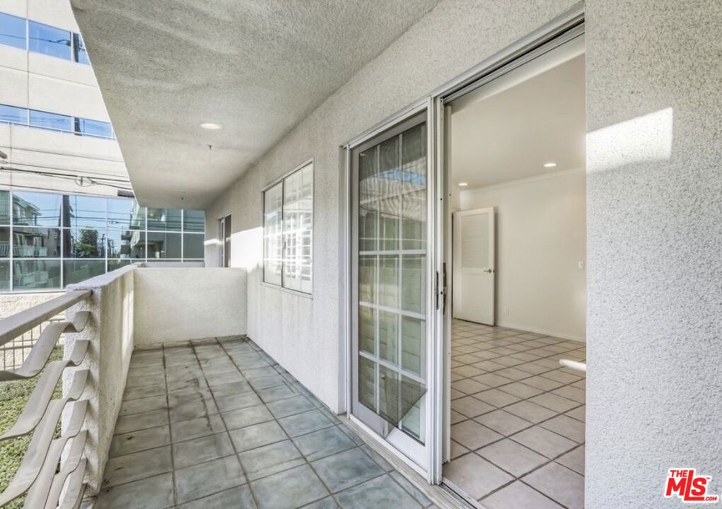 1817 Selby Avenue 102 Property Photo 28