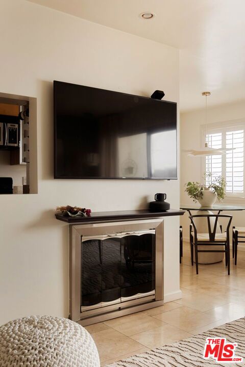1021 N Crescent Heights Boulevard 207 Property Photo 8