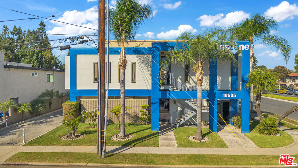 10535 Paramount Boulevard Property Photo 2