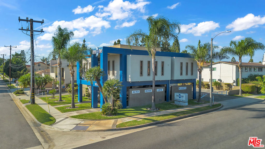 10535 Paramount Boulevard Property Photo 4
