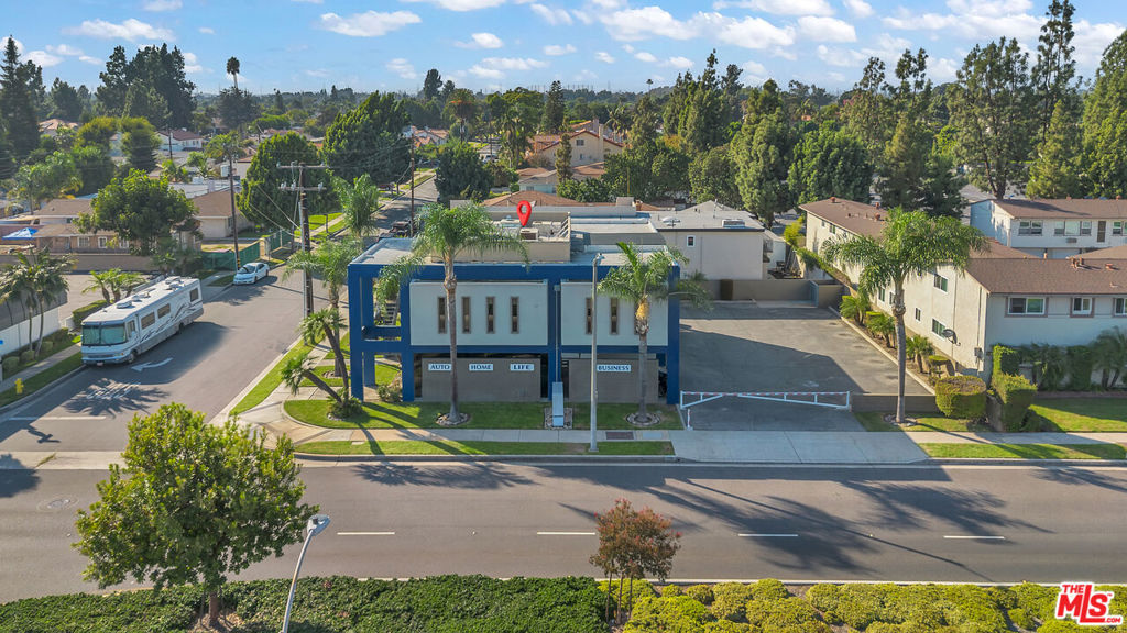 10535 Paramount Boulevard Property Photo 11