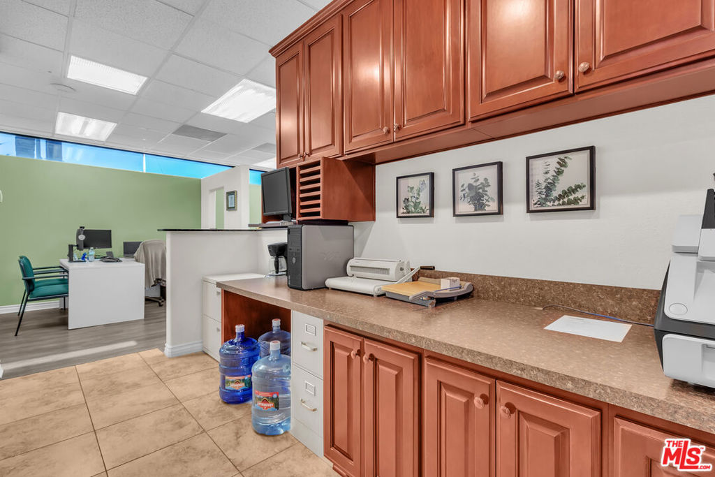 10535 Paramount Boulevard Property Photo 31