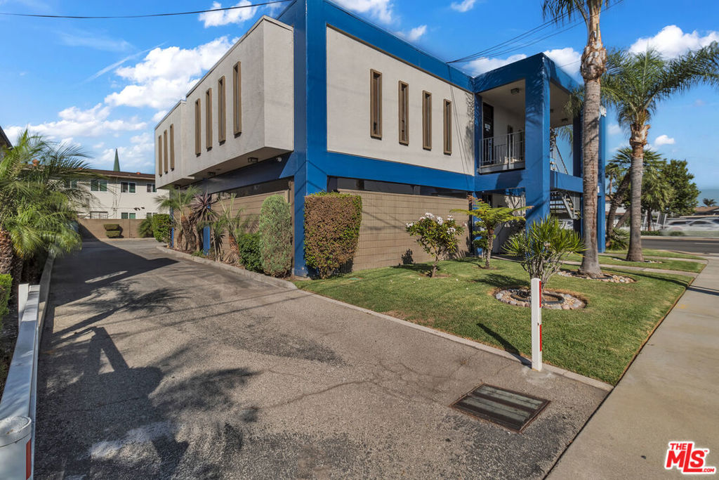 10535 Paramount Boulevard Property Photo 40