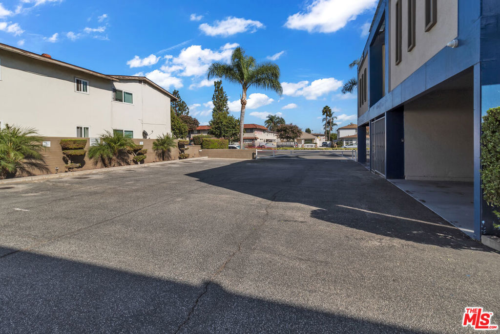 10535 Paramount Boulevard Property Photo 41