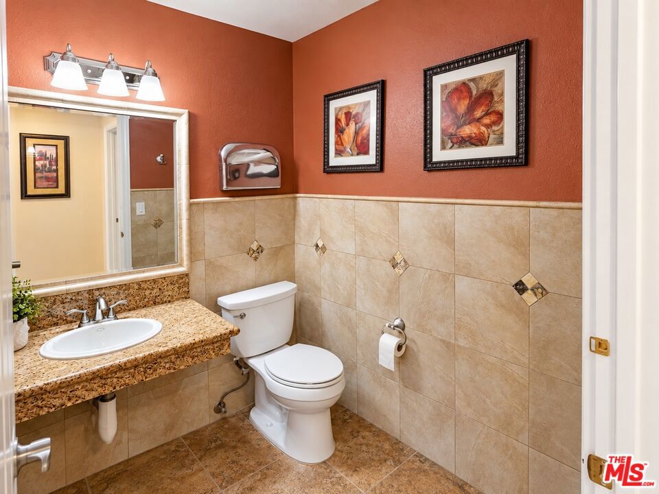10535 Paramount Boulevard Property Photo 68