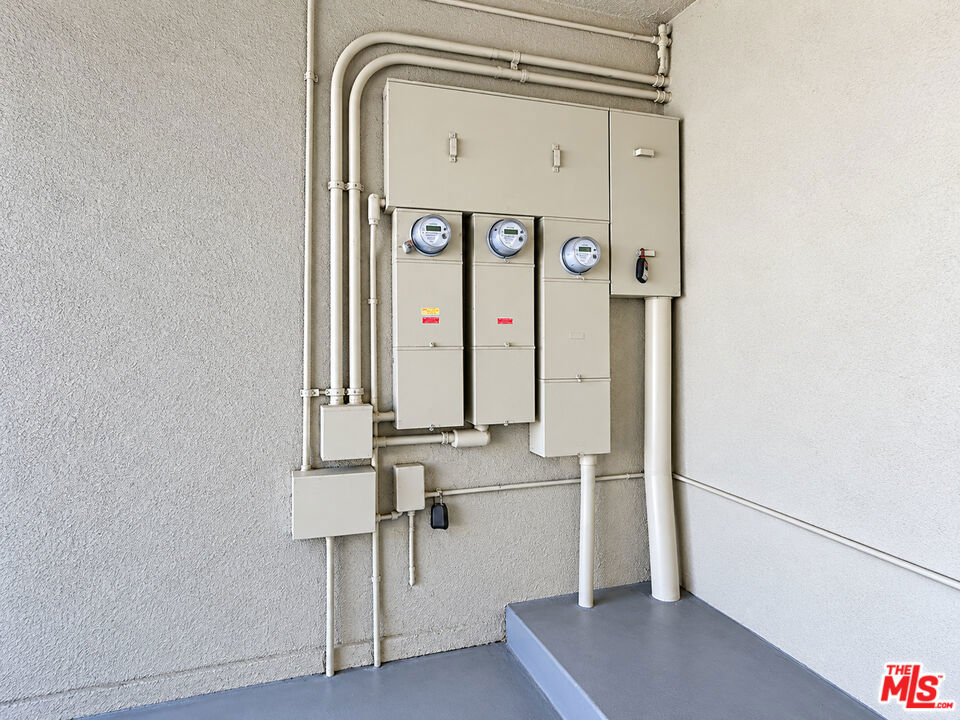 10535 Paramount Boulevard Property Photo 75