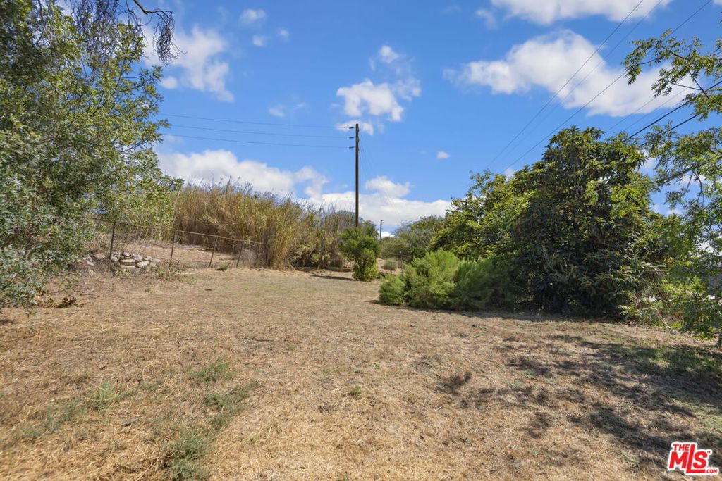 2216 N Indiana Avenue Property Photo 59