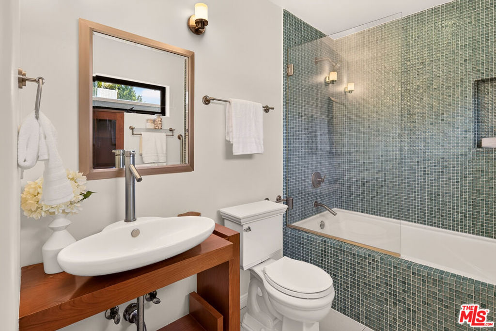 3470 Cabrillo Boulevard Property Photo 15