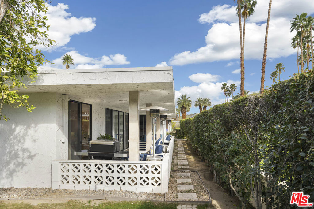 1585 E Sierra Way Property Photo 43