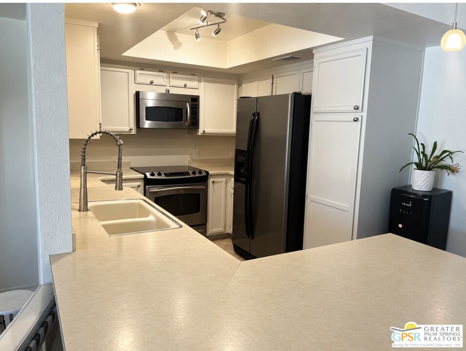 1598 N Kaweah Road 3 Property Photo 5