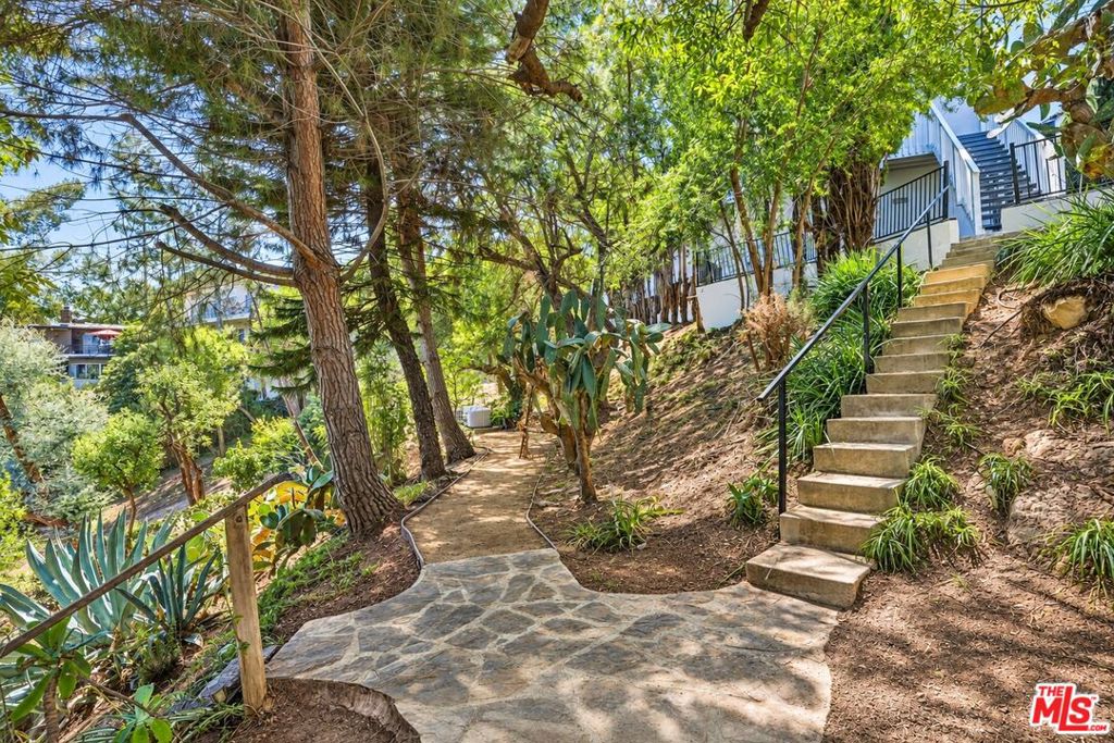 2525 Ivanhoe Drive Property Photo 35