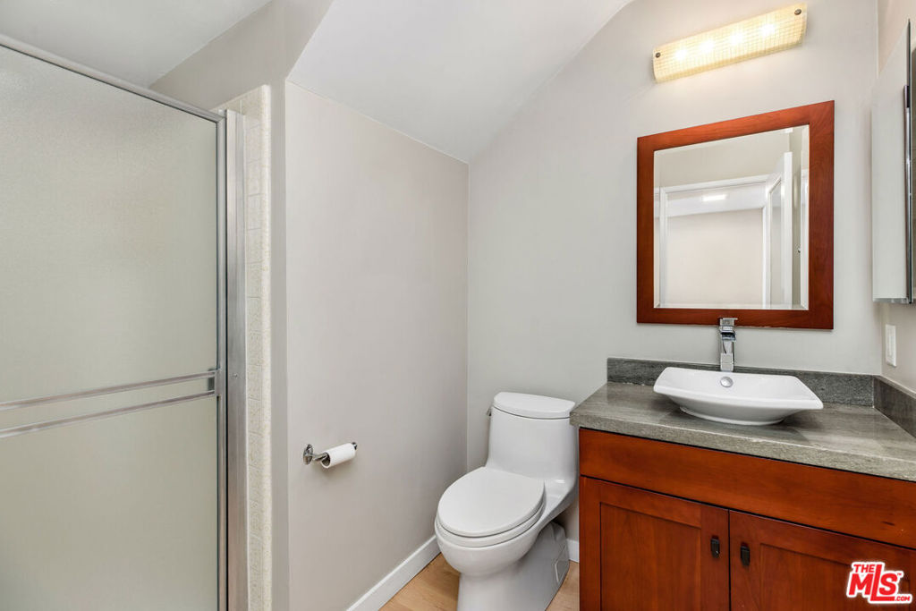 17207 Palisades Circle Property Photo 20