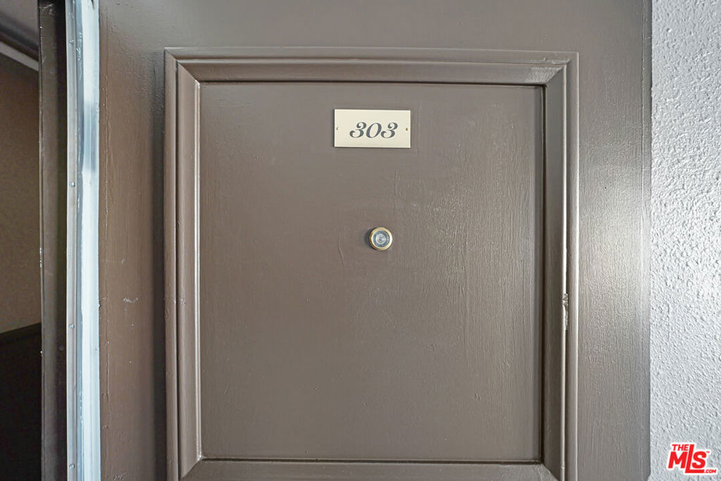 812 S Westlake Avenue 303 Property Photo 3