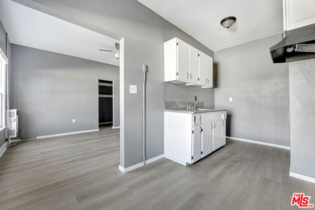 812 S Westlake Avenue 303 Property Photo 7