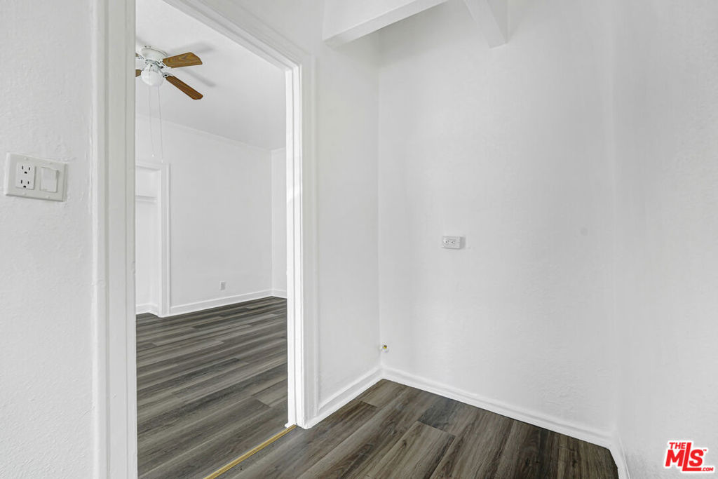 610 S Coronado Street 205 Property Photo 7
