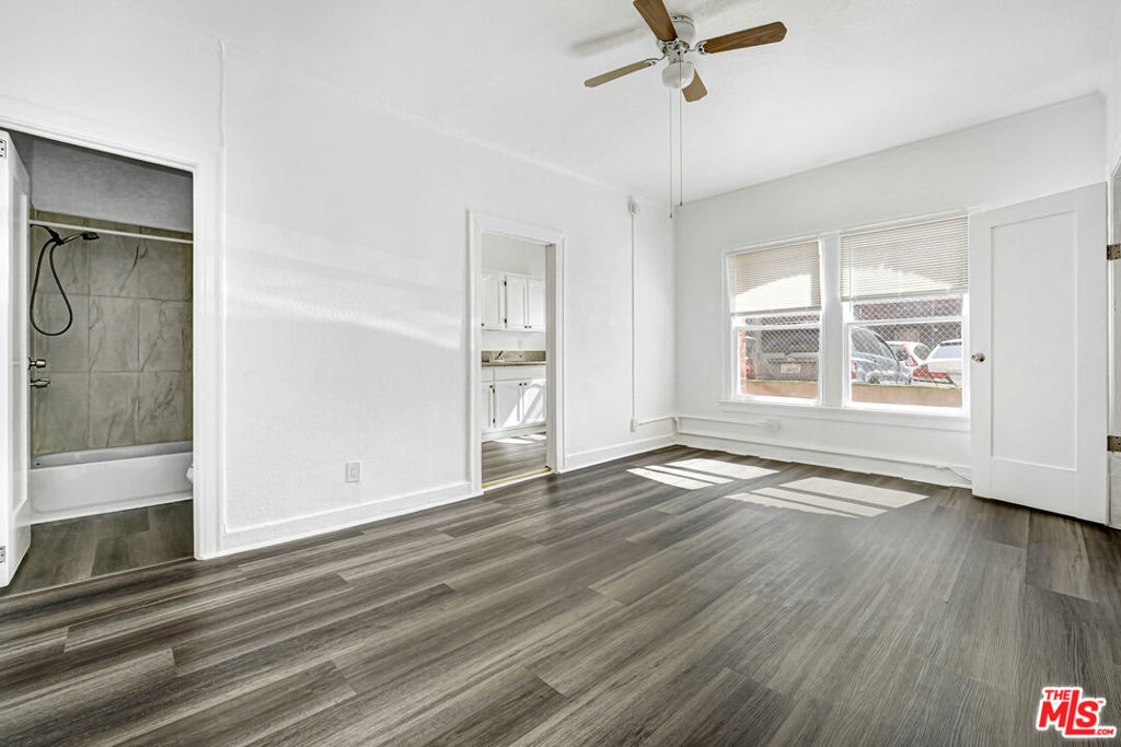 610 S Coronado Street 205 Property Photo 8