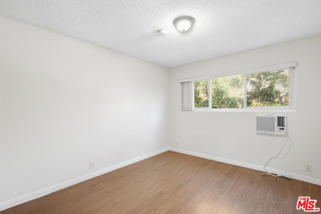 739 N Croft Avenue 207 Property Photo 13