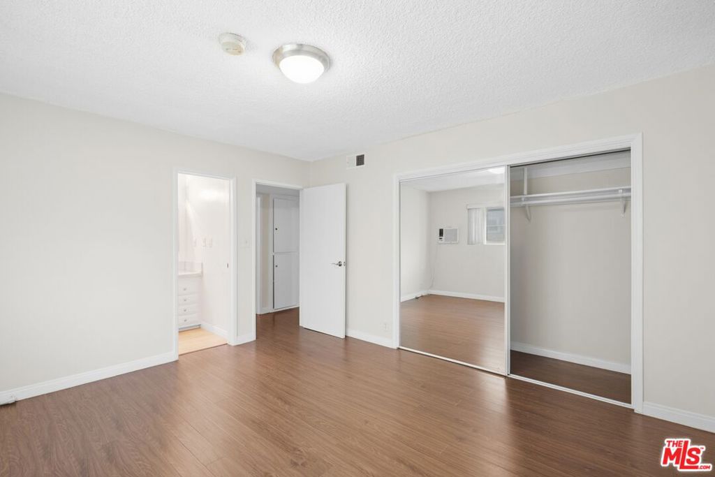 739 N Croft Avenue 207 Property Photo 16