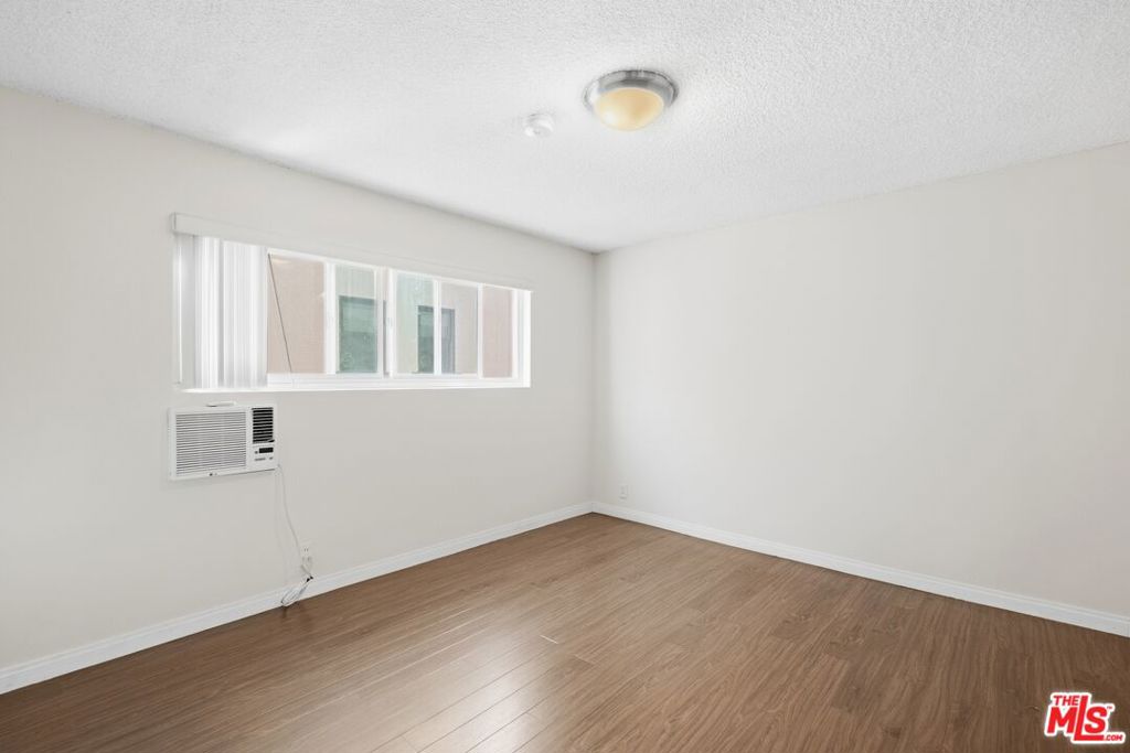 739 N Croft Avenue 207 Property Photo 18