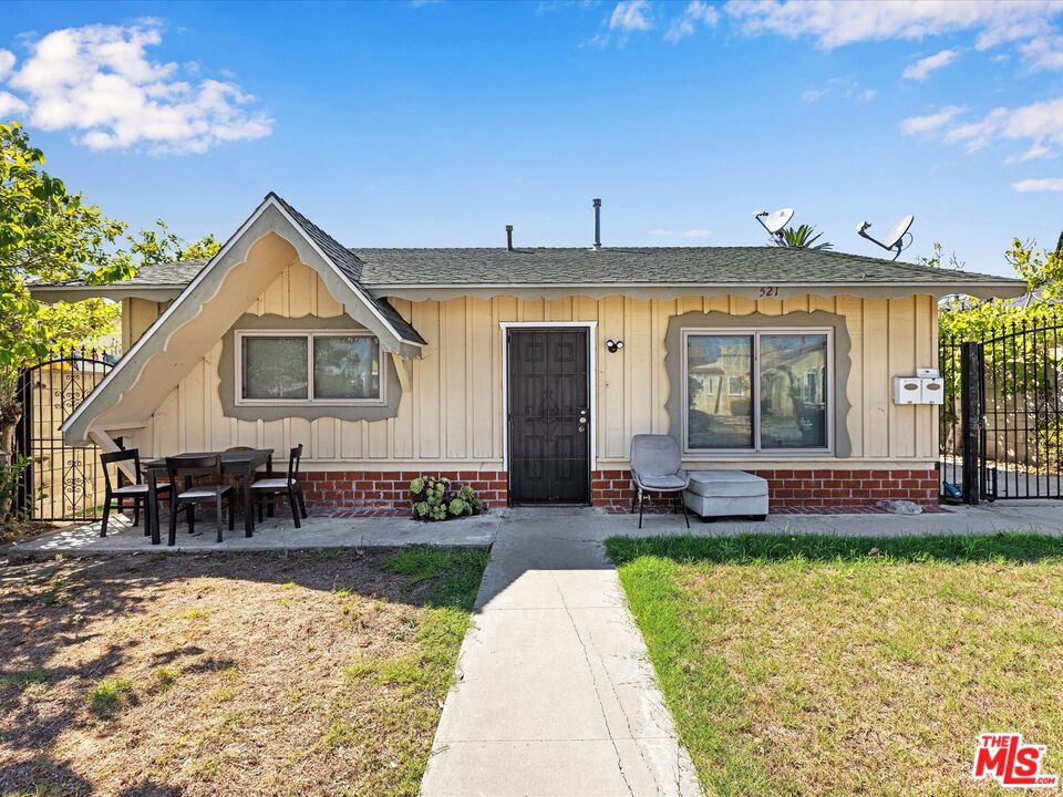 521 S Oak Street Property Photo 3